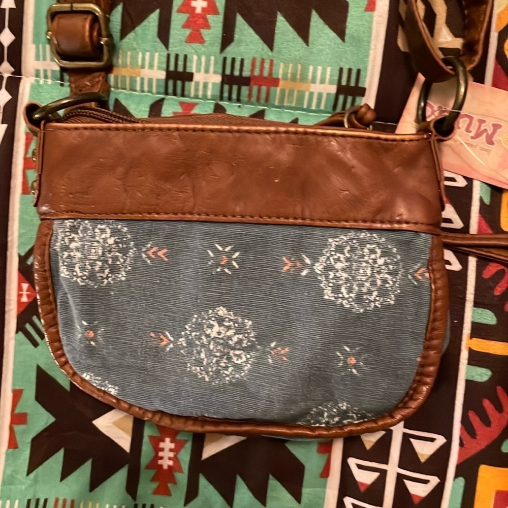 Mudd medallion style mini purse​ - Picture 2 of 3